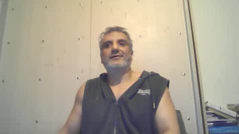 Snapshot of 0luvmonkey chatting on 10-18-25, 12:13 0luvmonkey online show from 10-18-25, 12:13