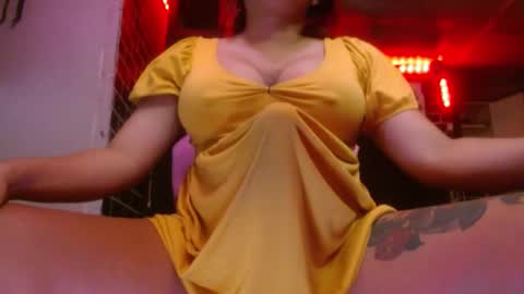  i am trixie im Your Selfsucking Mistress  online show from 11-25-25, 12:32