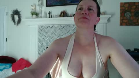 Aurora Willows online show from 04-10-26, 01:55