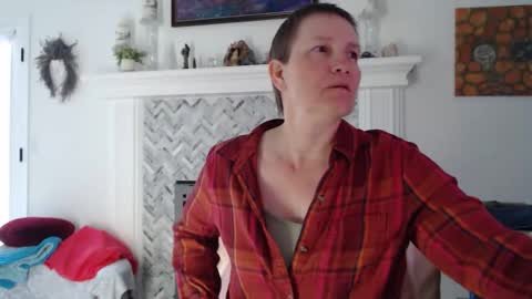 Aurora Willows online show from 04-25-26, 02:47