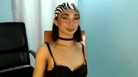 Snapshot of 18_nicole chatting on 02-02-25, 03:07 barbie online show from 02-02-25, 03:07