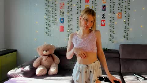 Kira online show from 02-19-26, 05:36