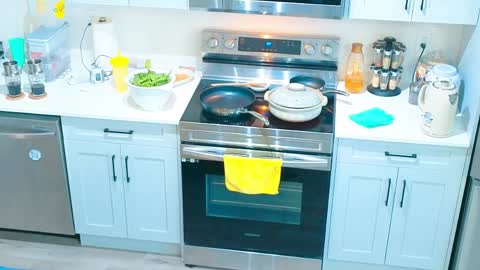 Tong  Ralph online show from 04-27-26, 11:25