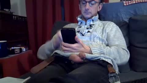 Snapshot of 18remy45 chatting on 01-12-25, 02:09 18remy45 online show from 01-12-25, 02:09