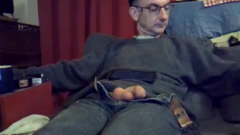 Snapshot of 18remy45 chatting on 03-06-25, 06:05 18remy45 online show from 03-06-25, 06:05