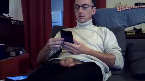 Snapshot of 18remy45 chatting on 09-08-25, 04:17 18remy45 online show from 09-08-25, 04:17
