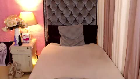 Snapshot of 1bestlover chatting on 03-07-25, 09:07 Ekang online show from 03-07-25, 09:07