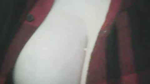 Snapshot of 1deluxepussy chatting on 01-03-25, 03:22 Deluxepussy online show from 01-03-25, 03:22