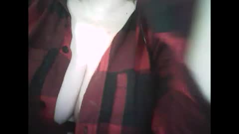 Snapshot of 1deluxepussy chatting on 01-11-25, 03:52 Deluxepussy online show from 01-11-25, 03:52