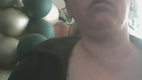 Snapshot of 1deluxepussy chatting on 02-22-25, 09:56 Deluxepussy online show from 02-22-25, 09:56