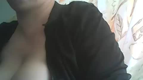 Snapshot of 1deluxepussy chatting on 09-23-25, 07:00 Deluxepussy online show from 09-23-25, 07:00