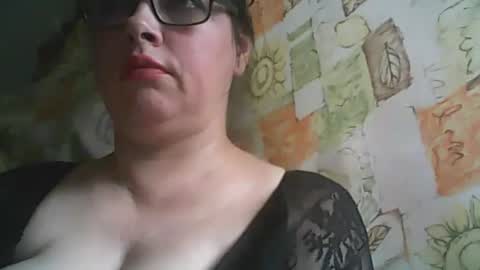 Snapshot of 1deluxepussy chatting on 09-25-25, 05:33 Deluxepussy online show from 09-25-25, 05:33