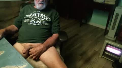 Snapshot of 1handyanddee chatting on 02-05-26, 02:38 1handyanddee online show from 02-05-26, 02:38