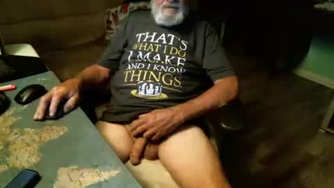 Snapshot of 1handyanddee chatting on 03-15-26, 12:49 1handyanddee online show from 03-15-26, 12:49