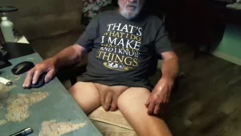 Snapshot of 1handyanddee chatting on 03-24-26, 01:21 1handyanddee online show from 03-24-26, 01:21