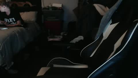 Snapshot of 1hotcouple2c chatting on 11-15-25, 10:12 1hotcouple2c online show from 11-15-25, 10:12