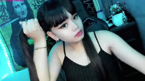 Snapshot of 1hottiegabby chatting on 12-16-25, 12:48 Gabby online show from 12-16-25, 12:48