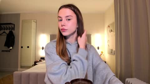 Snapshot of 1i1ypa1mer chatting on 12-12-24, 05:59 Lily 3 online show from 12-12-24, 05:59