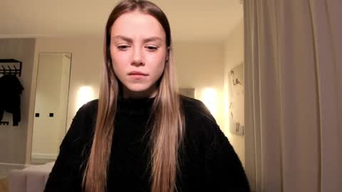 Snapshot of 1i1ypa1mer chatting on 12-18-24, 10:13 Lily 3 online show from 12-18-24, 10:13