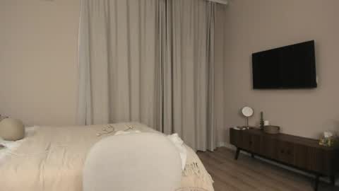 Snapshot of 1i1ypa1mer chatting on 09-27-25, 06:57 Lily 3 online show from 09-27-25, 06:57