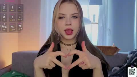 Mia online show from 03-27-26, 05:35