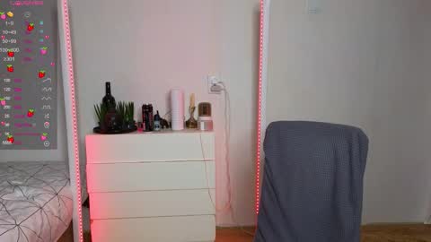 Michelle online show from 10-08-25, 01:42