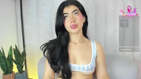 Snapshot of 1m_emily chatting on 12-15-25, 11:09 . online show from 12-15-25, 11:09