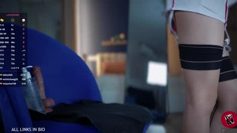 Snapshot of 1mari_01 chatting on 02-02-25, 01:45 Marie online show from 02-02-25, 01:45