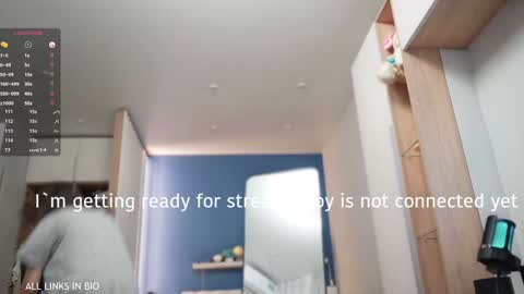 Snapshot of 1mari_01 chatting on 02-02-25, 06:53 Marie online show from 02-02-25, 06:53