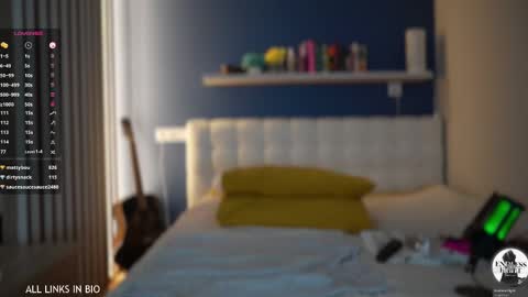 Snapshot of 1mari_01 chatting on 02-14-25, 01:56 Marie online show from 02-14-25, 01:56