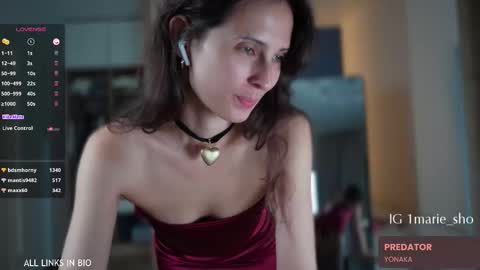 Snapshot of 1mari_01 chatting on 09-17-25, 06:31 Marie online show from 09-17-25, 06:31