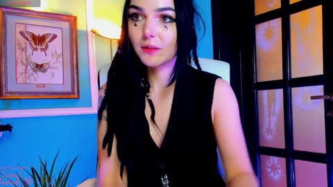 Moona  online show from 02-08-25, 01:54