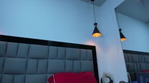 Snapshot of 1naughty_milf chatting on 01-21-25, 03:43 Luisa online show from 01-21-25, 03:43