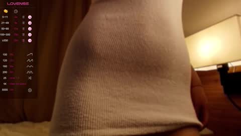 VICTORIA online show from 10-28-25, 04:16