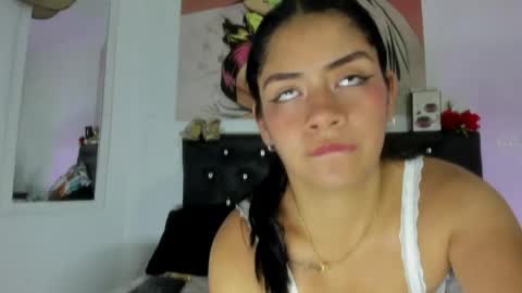 Snapshot of 1sweetvaleria1 chatting on 05-26-26, 01:01 1sweetvaleria1 online show from 05-26-26, 01:01