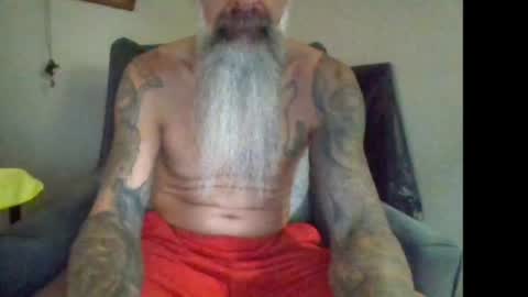 Snapshot of 1theone12 chatting on 07-10-26, 01:32 1theone12 online show from 07-10-26, 01:32