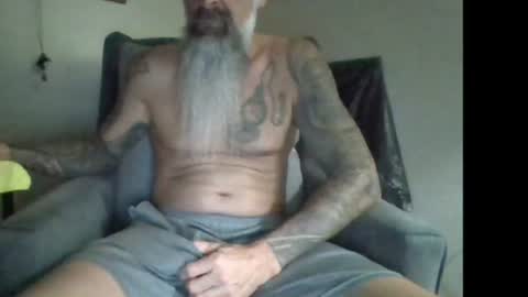 Snapshot of 1theone12 chatting on 07-19-26, 01:31 1theone12 online show from 07-19-26, 01:31