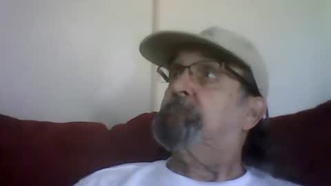 Snapshot of 1valentine chatting on 06-08-26, 02:28 1valentine online show from 06-08-26, 02:28