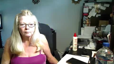 Snapshot of 1xtrahornyone chatting on 03-29-26, 05:46 Susan online show from 03-29-26, 05:46