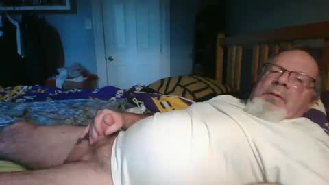 Snapshot of 2003dynawideglide chatting on 12-14-24, 09:02 2003dynawideglide online show from 12-14-24, 09:02