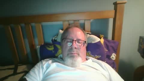 Snapshot of 2003dynawideglide chatting on 12-15-24, 02:19 2003dynawideglide online show from 12-15-24, 02:19