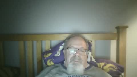 Snapshot of 2003dynawideglide chatting on 01-10-25, 03:18 2003dynawideglide online show from 01-10-25, 03:18