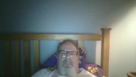 Snapshot of 2003dynawideglide chatting on 01-12-25, 10:22 2003dynawideglide online show from 01-12-25, 10:22