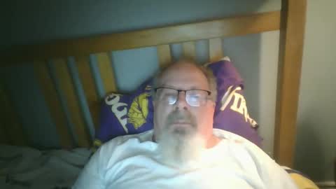 Snapshot of 2003dynawideglide chatting on 10-19-25, 12:33 2003dynawideglide online show from 10-19-25, 12:33