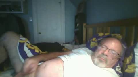 Snapshot of 2003dynawideglide chatting on 10-21-25, 03:07 2003dynawideglide online show from 10-21-25, 03:07