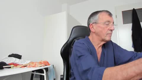 Henk online show from 11-01-25, 01:57