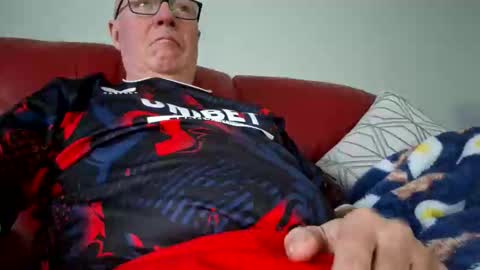 Snapshot of 211scudder chatting on 01-18-26, 02:43 211skoosh online show from 01-18-26, 02:43