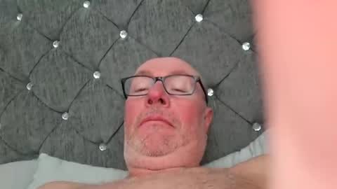 Snapshot of 211scudder chatting on 06-07-26, 01:37 211skoosh online show from 06-07-26, 01:37