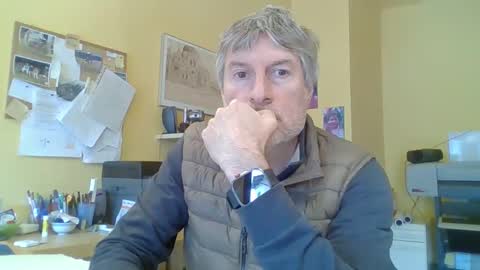 Snapshot of 22esserre chatting on 05-14-26, 01:07 22esserre online show from 05-14-26, 01:07
