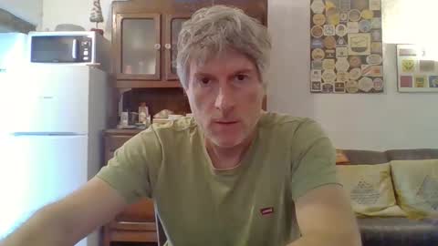 Snapshot of 22esserre chatting on 05-25-26, 11:38 22esserre online show from 05-25-26, 11:38